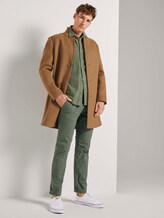 Strukturierte Straight-Chinohose mit Gürtel - Männer - green small brokensquare print Strukturierte Straight-Chinohose mit Gürtel - Männer - green small brokensquare print - 3 - TOM TAILOR Denim