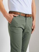 Strukturierte Straight-Chinohose mit Gürtel - Männer - green small brokensquare print Strukturierte Straight-Chinohose mit Gürtel - Männer - green small brokensquare print - 9 - TOM TAILOR Denim