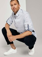 Fein gestreiftes Hemd mit Brusttasche - Männer - off white navy small stripe Fein gestreiftes Hemd mit Brusttasche - Männer - off white navy small stripe - 5 - TOM TAILOR
