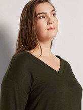Langarmshirt mit V-Ausschnitt - Frauen - Dark Rosin Green Langarmshirt mit V-Ausschnitt - Frauen - Dark Rosin Green - 9 - My True Me