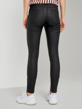 Jona Extra Skinny Jeans in Lederoptik - Frauen - coated black denim Jona Extra Skinny Jeans in Lederoptik - Frauen - coated black denim - 2 - TOM TAILOR Denim