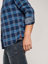 Kariertes Hemd mit Brusttasche - Männer - blue indigo washed shirt Kariertes Hemd mit Brusttasche - Männer - blue indigo washed shirt - 9 - TOM TAILOR