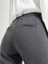 Gemusterte Loose Fit Hose - Frauen - dark grey herringbone Gemusterte Loose Fit Hose - Frauen - dark grey herringbone - 9 - TOM TAILOR