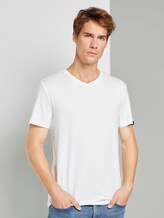 Basic Shirt mit V-Ausschnitt - Männer - Light Marsmallow Basic Shirt mit V-Ausschnitt - Männer - Light Marsmallow - 1 - TOM TAILOR