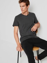 Basic Shirt mit V-Ausschnitt - Männer - Dark Grey Melange Basic Shirt mit V-Ausschnitt - Männer - Dark Grey Melange - 5 - TOM TAILOR
