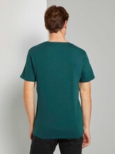 Basic Shirt mit V-Ausschnitt - Männer - Stroke Green Basic Shirt mit V-Ausschnitt - Männer - Stroke Green - 2 - TOM TAILOR