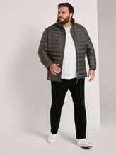 Hybrid Steppjacke mit Stehkragen - Männer - Shadow Olive Hybrid Steppjacke mit Stehkragen - Männer - Shadow Olive - 3 - Men Plus