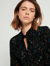 Gemustertes Kleid mit Schleife - Frauen - black flower print Gemustertes Kleid mit Schleife - Frauen - black flower print - 10 - TOM TAILOR Denim