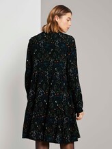 Gemustertes Kleid mit Schleife - Frauen - black flower print Gemustertes Kleid mit Schleife - Frauen - black flower print - 2 - TOM TAILOR Denim