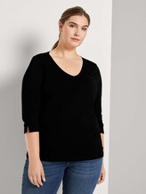 T-Shirt mit V-Ausschnitt - Frauen - Deep Black T-Shirt mit V-Ausschnitt - Frauen - Deep Black - 1 - My True Me