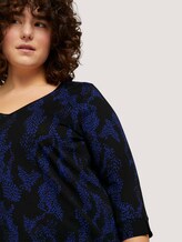 T-shirt met V-hals - Vrouwen - abstract dot pattern T-shirt met V-hals - Vrouwen - abstract dot pattern - 9 - My True Me