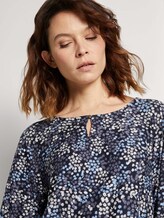 Gemustertes Blusenshirt mit LENZING™ ECOVERO™ - Frauen - navy multicolor flower design Gemustertes Blusenshirt mit LENZING™ ECOVERO™ - Frauen - navy multicolor flower design - 9 - TOM TAILOR