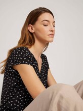 patterned blouse with a turn-down collar - Women - black geometrical design patterned blouse with a turn-down collar - Women - black geometrical design - 9 - TOM TAILOR