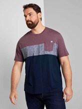 Blockstreifen T-Shirt mit Brusttasche - Männer - Dusty Wildberry Red Blockstreifen T-Shirt mit Brusttasche - Männer - Dusty Wildberry Red - 1 - Men Plus