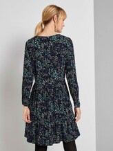 Gemustertes Kleid mit Volants - Frauen - black floral design Gemustertes Kleid mit Volants - Frauen - black floral design - 2 - TOM TAILOR