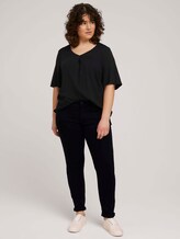 T-Shirt mit V-Ausschnitt - Frauen - deep black T-Shirt mit V-Ausschnitt - Frauen - deep black - 3 - My True Me