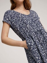 Mini-Kleid mit LENZING™ ECOVERO™ und Rückendetail - Frauen - blue flower print Mini-Kleid mit LENZING™ ECOVERO™ und Rückendetail - Frauen - blue flower print - 9 - TOM TAILOR Denim