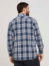 Kariertes Hemd mit Brusttasche - Männer - indigo washed check Kariertes Hemd mit Brusttasche - Männer - indigo washed check - 2 - Men Plus