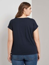 Gemustertes T-Shirt im Materialmix - Frauen - navy floral design Gemustertes T-Shirt im Materialmix - Frauen - navy floral design - 2 - My True Me