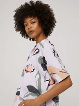 Oversized Kurzarmbluse - Frauen - floral design Oversized Kurzarmbluse - Frauen - floral design - 9 - Mine to five