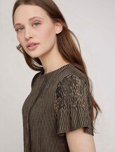 Gestreiftes T-Shirt mit Rüschenärmel - Frauen - black beige structured stripe Gestreiftes T-Shirt mit Rüschenärmel - Frauen - black beige structured stripe - 9 - TOM TAILOR Denim