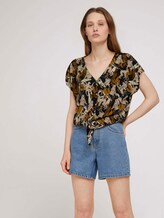 Gemusterte Kurzarmbluse mit Knoten aus Lenzing TM EcoVero TM - Frauen - abstract monkey print Gemusterte Kurzarmbluse mit Knoten aus Lenzing TM EcoVero TM - Frauen - abstract monkey print - 5 - TOM TAILOR Denim