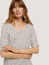 Geknöpftes T-Shirt in Knitteroptik - Frauen - white khaki outline leaves Geknöpftes T-Shirt in Knitteroptik - Frauen - white khaki outline leaves - 9 - TOM TAILOR