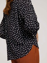 3/4 Arm Bluse mit TENCEL™ - Frauen - black geometrical design 3/4 Arm Bluse mit TENCEL™ - Frauen - black geometrical design - 9 - TOM TAILOR