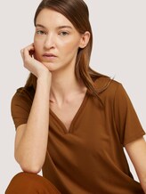 T-Shirt mit V-Ausschnitt - Frauen - Caramel Brown T-Shirt mit V-Ausschnitt - Frauen - Caramel Brown - 9 - TOM TAILOR