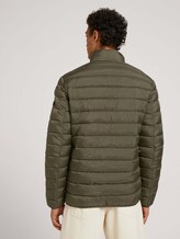 Gesteppte Lightweight Jacke mit recyceltem Polyamid - Männer - Woodland Green Gesteppte Lightweight Jacke mit recyceltem Polyamid - Männer - Woodland Green - 2 - TOM TAILOR Denim