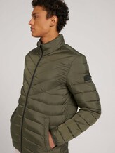 Gesteppte Lightweight Jacke mit recyceltem Polyamid - Männer - Woodland Green Gesteppte Lightweight Jacke mit recyceltem Polyamid - Männer - Woodland Green - 9 - TOM TAILOR Denim