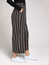 Pleated culotte trousers - Women - black beige vertical stripe Pleated culotte trousers - Women - black beige vertical stripe - 11 - TOM TAILOR Denim