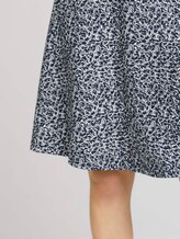 Gedessineerde midi-jurk met ruches - Vrouwen - blue offwhite minimal Gedessineerde midi-jurk met ruches - Vrouwen - blue offwhite minimal - 9 - TOM TAILOR