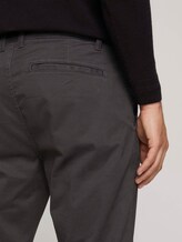 Travis slim chino trousers with organic cotton - Men - anthra black minimal design Travis slim chino trousers with organic cotton - Men - anthra black minimal design - 10 - TOM TAILOR