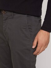 Travis slim chino trousers with organic cotton - Men - anthra black minimal design Travis slim chino trousers with organic cotton - Men - anthra black minimal design - 9 - TOM TAILOR