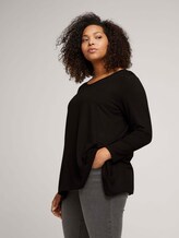 Curvy - long t-shirt with an asymmetric hemline - Women - deep black Curvy - long t-shirt with an asymmetric hemline - Women - deep black - 5 - My True Me