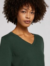 Basic sweater with a V-neckline - Women - dark pine green Basic sweater with a V-neckline - Women - dark pine green - 9 - TOM TAILOR
