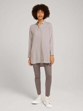 Lange Bluse mit verdeckter Knopfleiste - Frauen - cold beige Lange Bluse mit verdeckter Knopfleiste - Frauen - cold beige - 3 - Mine to five