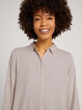Lange Bluse mit verdeckter Knopfleiste - Frauen - cold beige Lange Bluse mit verdeckter Knopfleiste - Frauen - cold beige - 9 - Mine to five