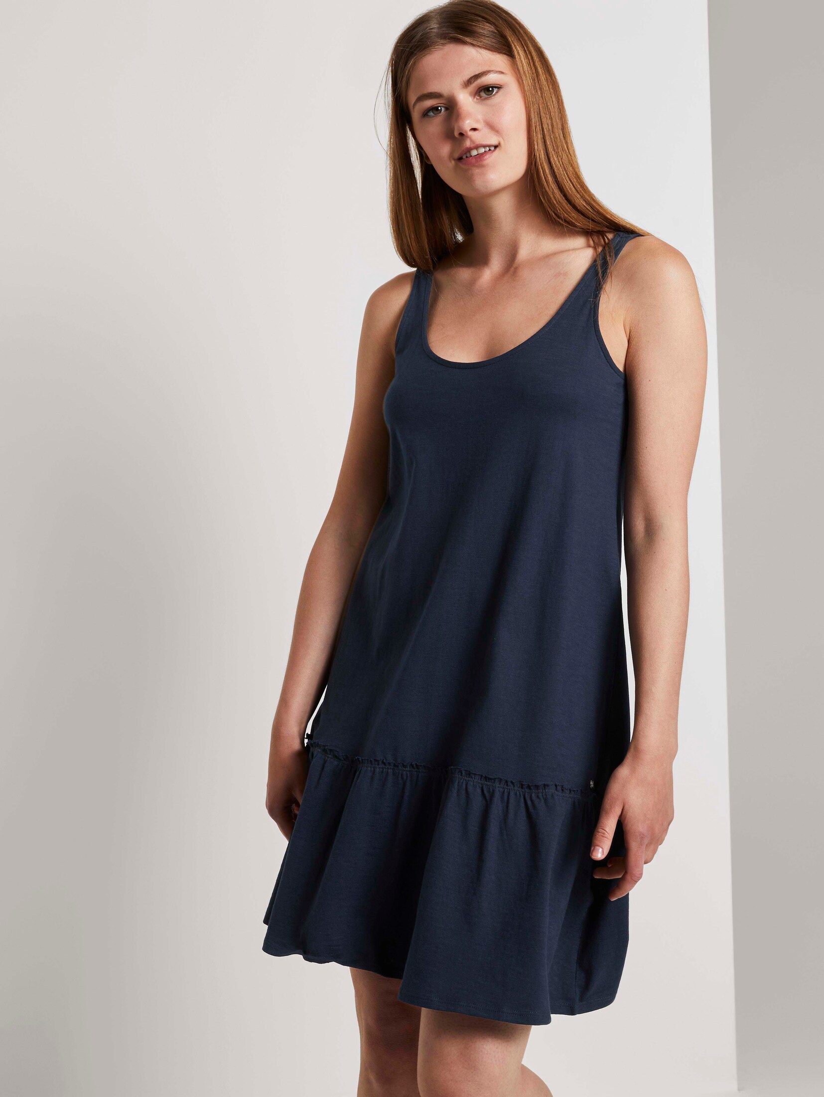 Kleid mit Rücken-Detail und Rüschung (blau) - von TOM TAILOR Denim