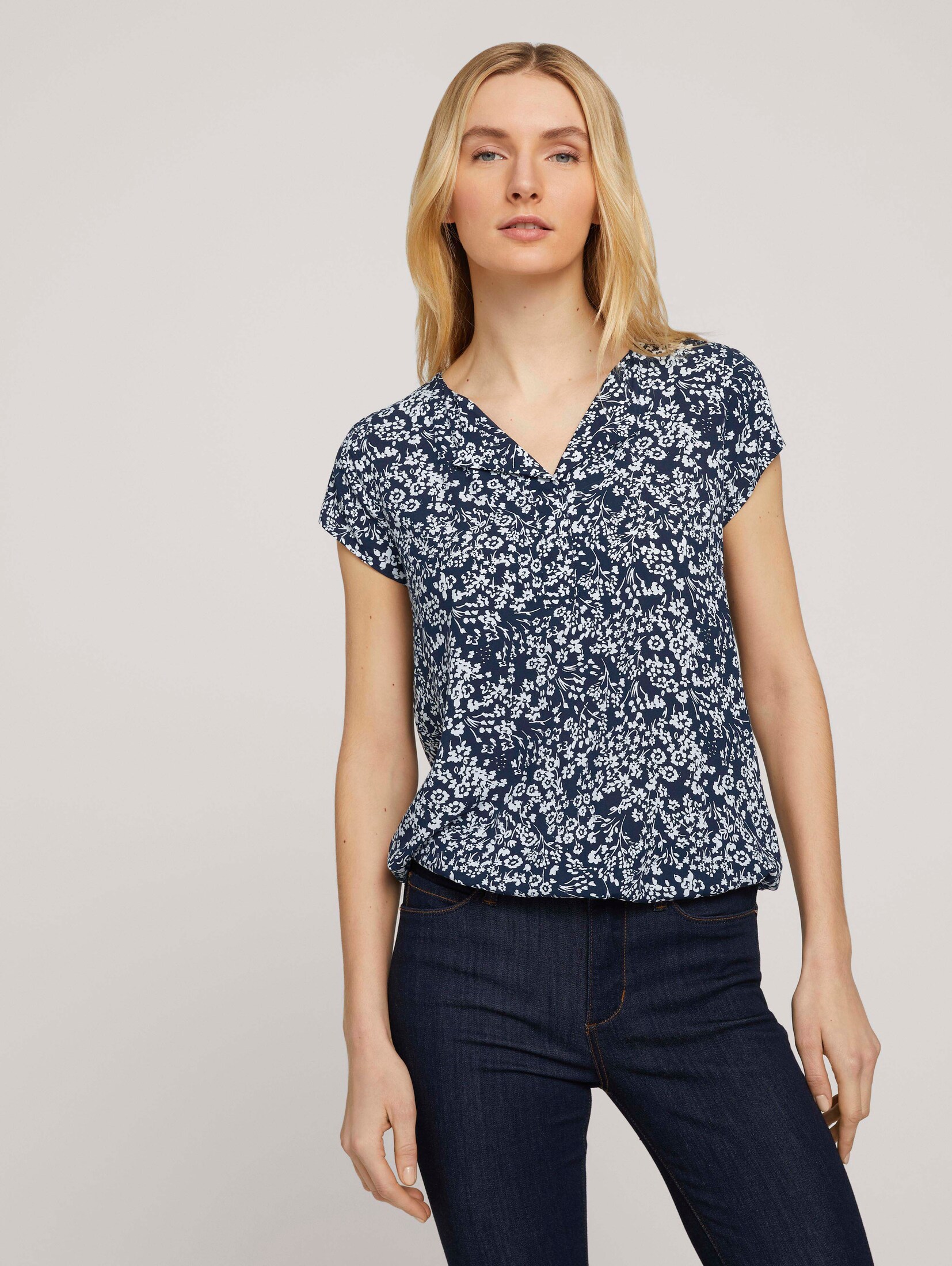 Gemusterte Bluse mit LENZING™ ECOVERO™ (blau) - von TOM TAILOR