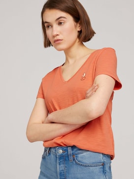 T-shirt with a V-neckline made of organic cotton - 5 - TOM TAILOR Denim