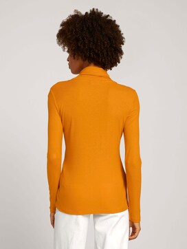 basic long-sleeved shirt with a turtleneck - 2 - Mine to five