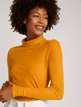 basic long-sleeved shirt with a turtleneck - 5 - Mine to five