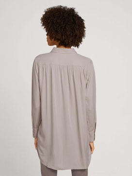 Long blouse with concealed button tab - 2 - Mine to five