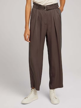 Pleated trousers with a belt - 1 - Mine to five