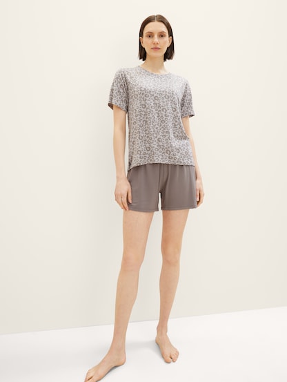 Pyjamas Shorty with a leo print by Tailor Tom