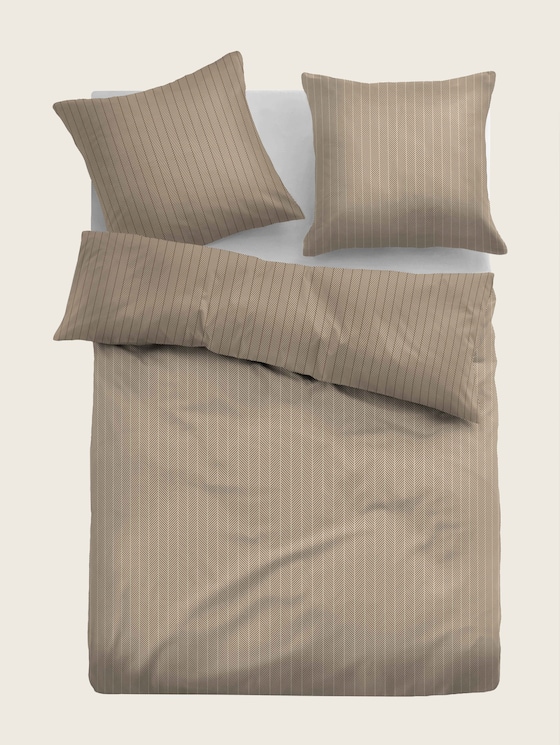 Patterned bed linen