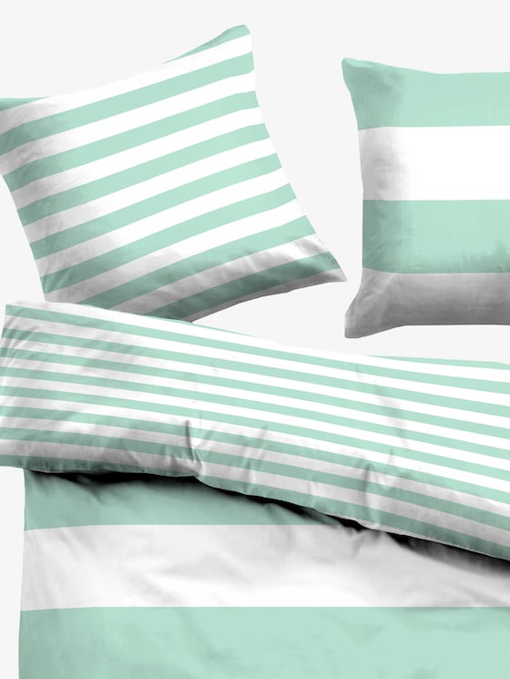 striped, reversible bed linen