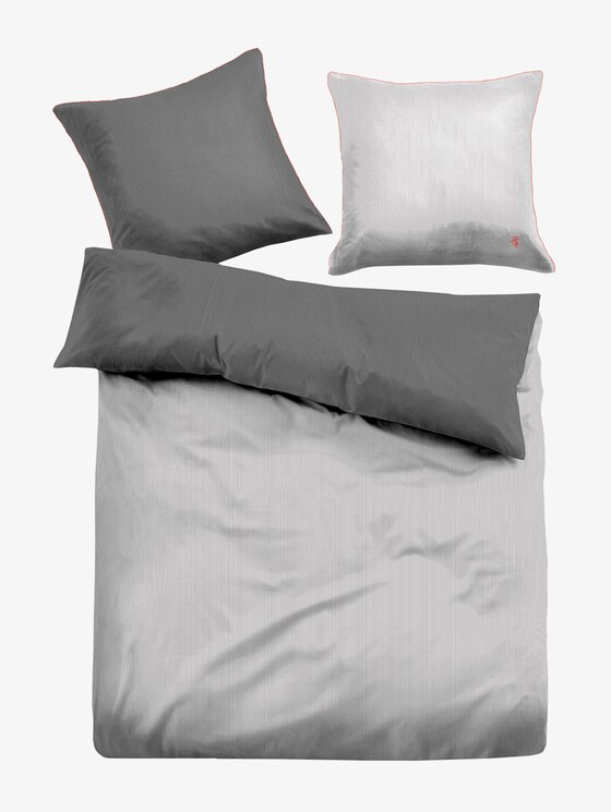Reversible satin bed linen